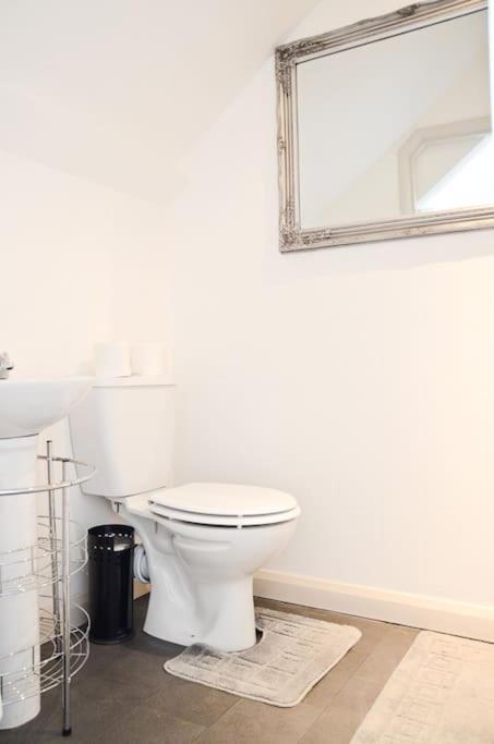 Modern Attic Studio Apartment With Harbour Views Penzance Exteriör bild