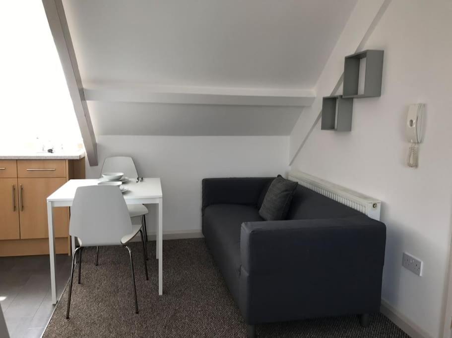 Modern Attic Studio Apartment With Harbour Views Penzance Exteriör bild